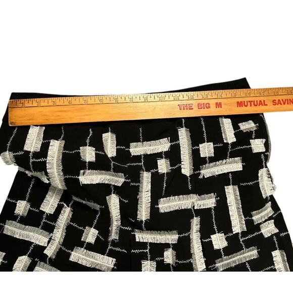 NWOT PRE SE by Carlisle 100% Wool Black Cream Eyelash Pleated Skirt Size 8 - Picture 4 of 7